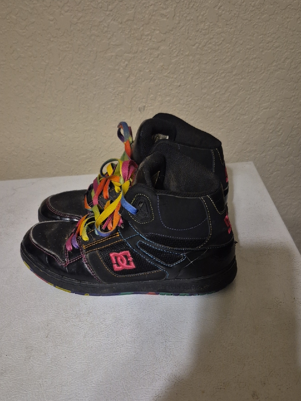 DC Mens Skate Shoes with Rainbow Laces 7.5